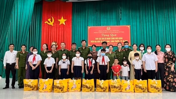 Công an tỉnh Bà Rịa-Vũng Tàu tổ chức nhiều hoạt động chăm lo cho trẻ em