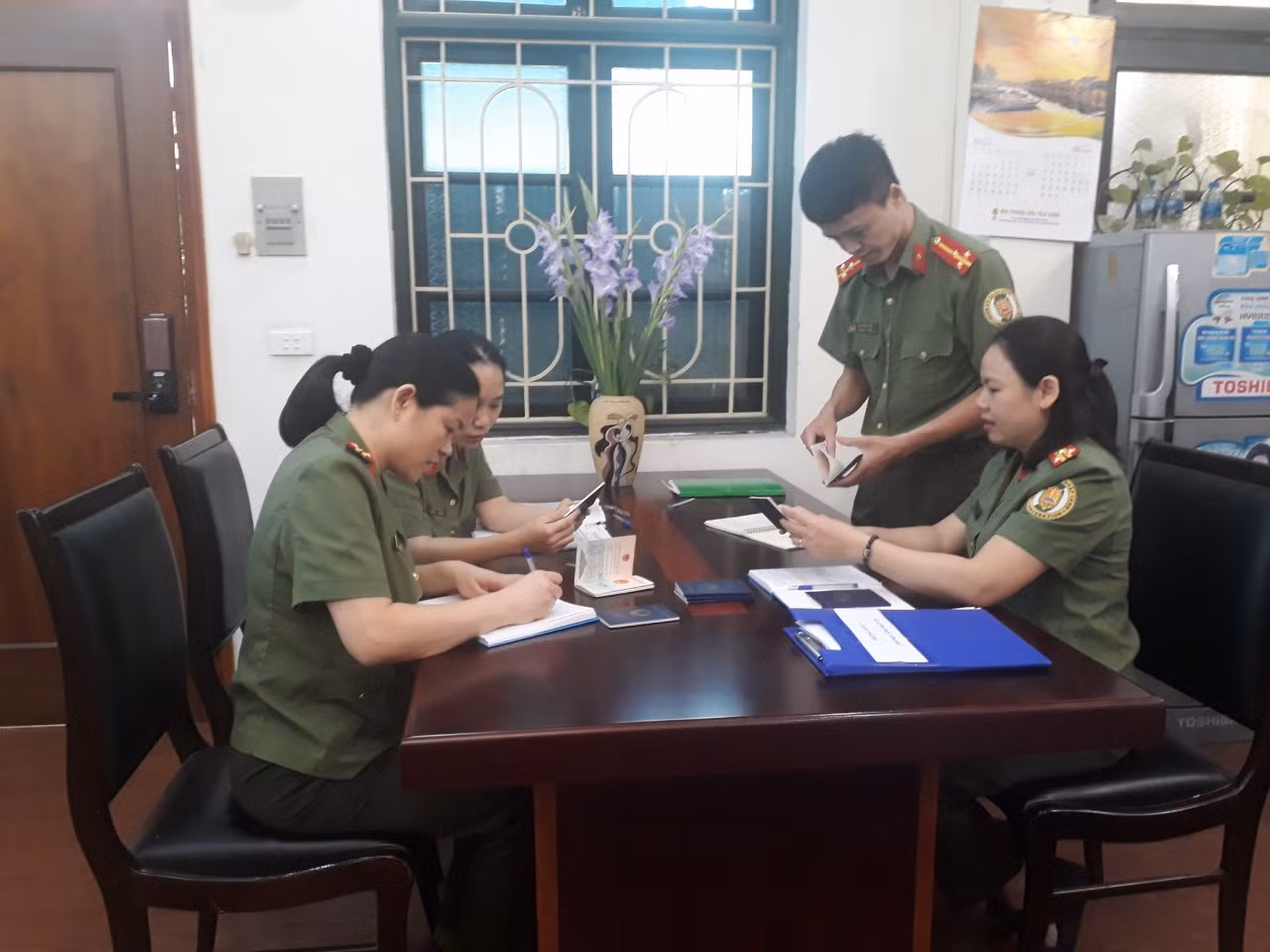Hộ chiếu phổ thông mẫu mới khác với hộ chiếu phổ thông mẫu cũ như thế nào? -0