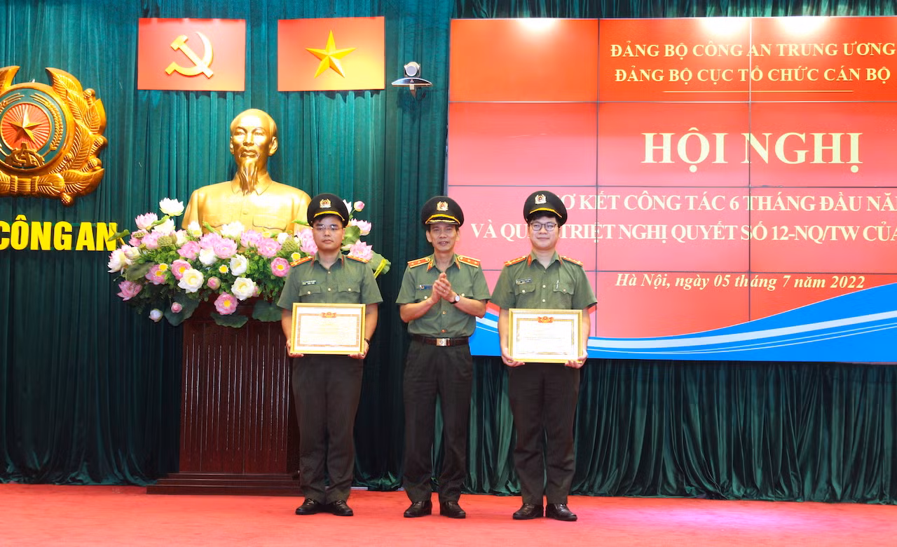 Hoàn thành sớm nhiều đề án, chủ trương lớn về tổ chức cán bộ -0