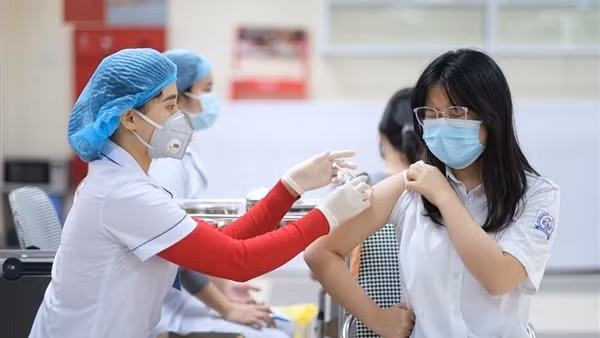 Bộ Y tế điều chỉnh lịch tiêm vaccine phòng COVID-19 mũi 3,4 ảnh 2