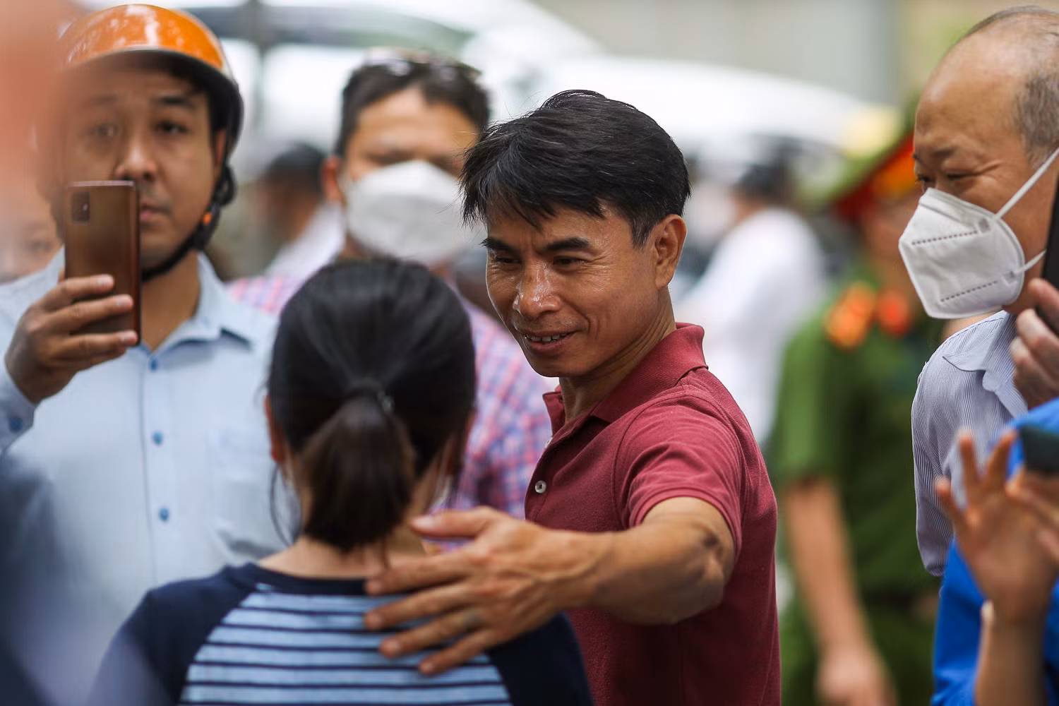Thí sinh Hà Nội hoàn thành môn thi đầu tiên -3