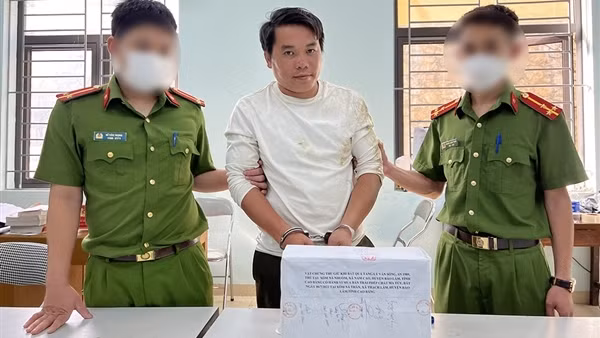 Bắt đối tượng vận chuyển 1 bánh heroin và nhựa thuốc phiện ảnh 3