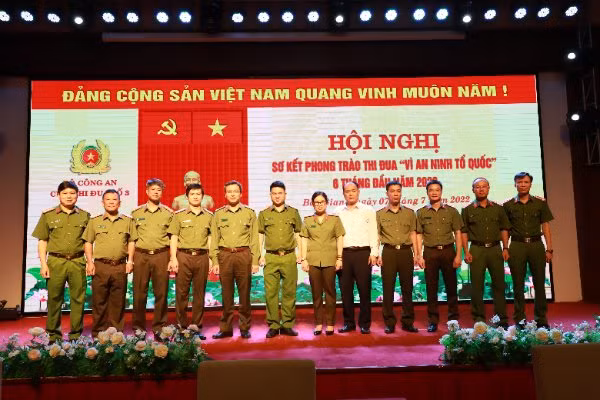 Cụm thi đua số 3 Bộ Công an: đấu tranhgiảm 16,2% tội phạm về trật tự xã hội -0