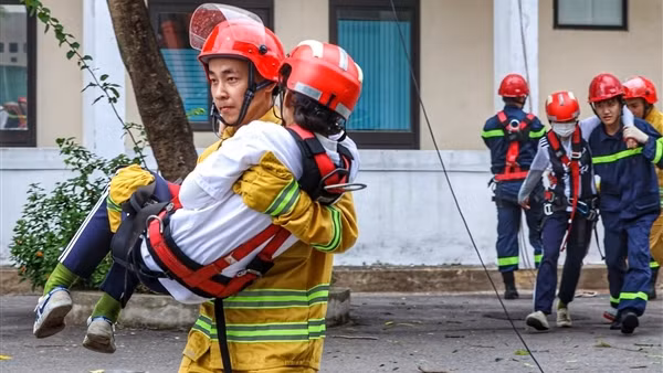 Thán phục những pha cứu nạn thót tim của Cảnh sát PCCC&CNCH