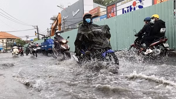 Hà Nội nắng nhẹ, mưa từ Thanh Hóa đến Nam Bộ ảnh 2