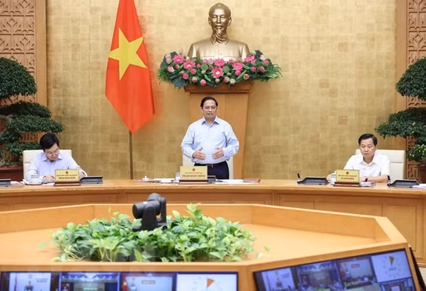 Phấn đấu tăng trưởng kinh tế năm 2022 đạt 7%, vượt mục tiêu được giao -0