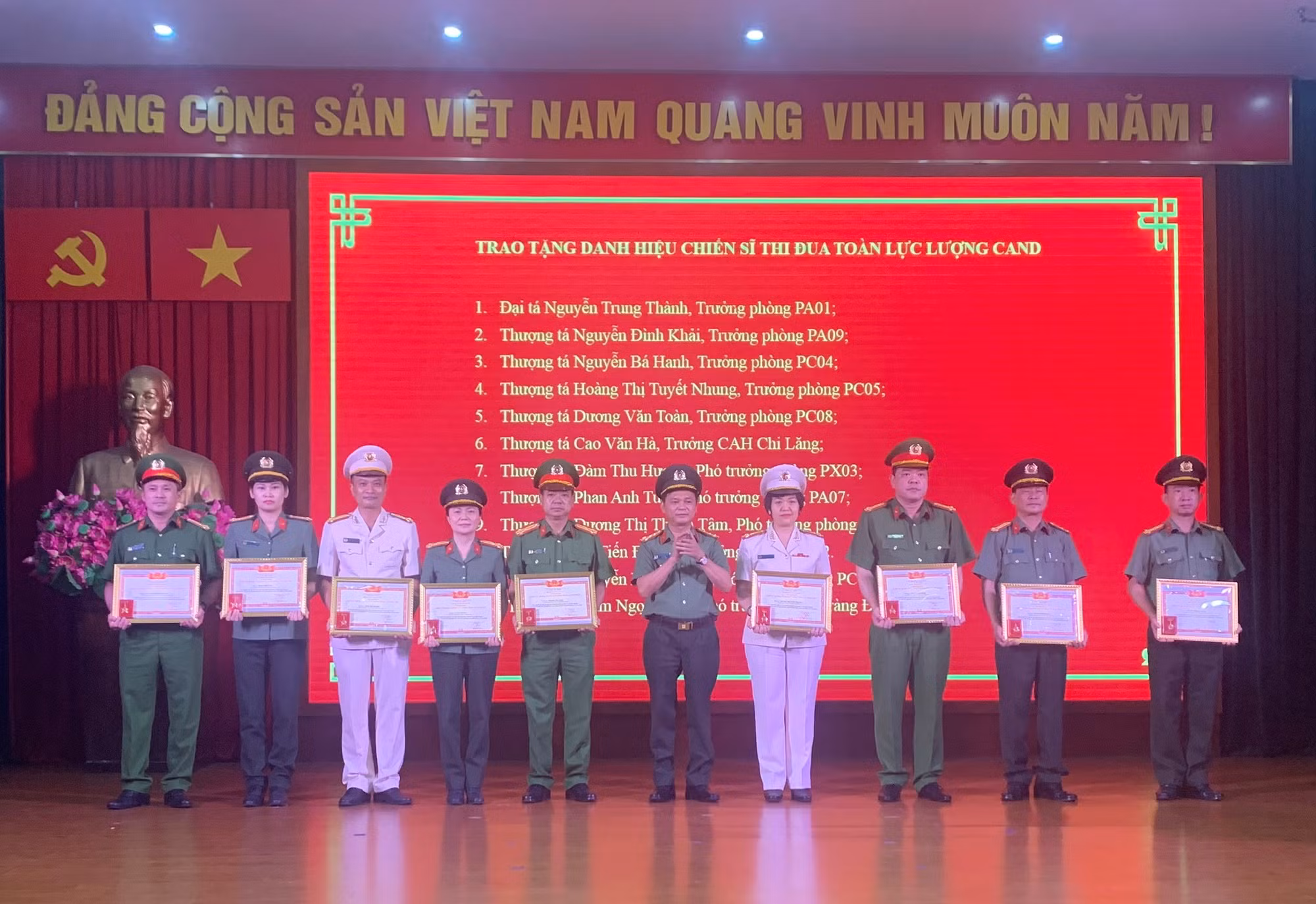 Phong trào Nụ cười chiến sĩ -0