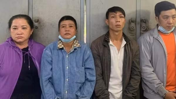 Băng “2 ngón” chuyên dàn cảnh trước cổng bệnh viện sa lưới