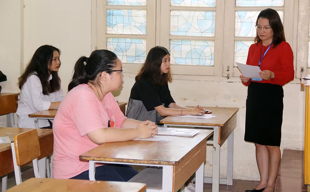 Phòng ngừa các thiết bị công nghệ cao lọt vào phòng thi -0