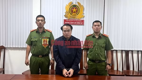 Bắt Cục trưởng Cục Đăng kiểm Việt Nam nhận hối lộ
