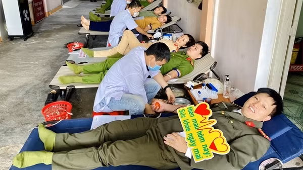 Gần 300 CBCS Công an Quảng Nam tham gia “Lễ hội Xuân hồng”