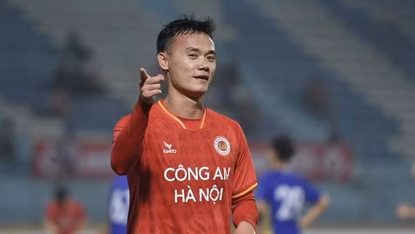 CLB bóng đá Công an Hà Nội thắng đậm đương kim vô địch V.league