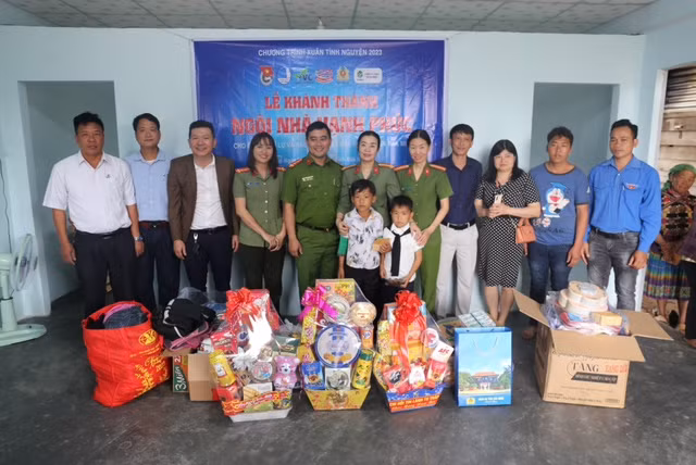 Hội Phụ nữ Công an tỉnh Đắk Nông nhận đỡ đầu và xây tặng nhà mới cho 2 trẻ mồ côi -0