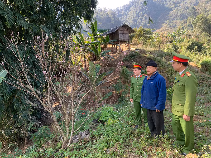Đổi thay trên quê hương đồng bào dân tộc Mông -0