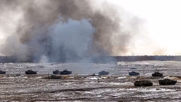 Belarus huy động toàn bộ sân bay quân sự tập trận với Nga