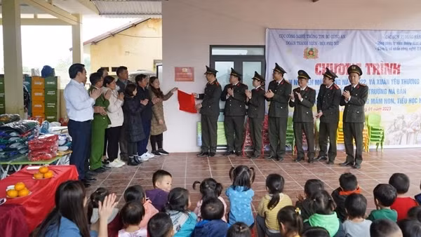 Cục Công nghệ thông tin đồng hành cùng vùng khó Nà Bản