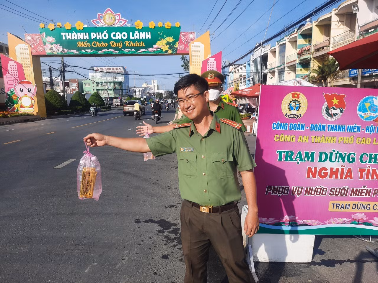 Tiếp tục chương trình “Trạm dừng chân nghĩa tình” -0
