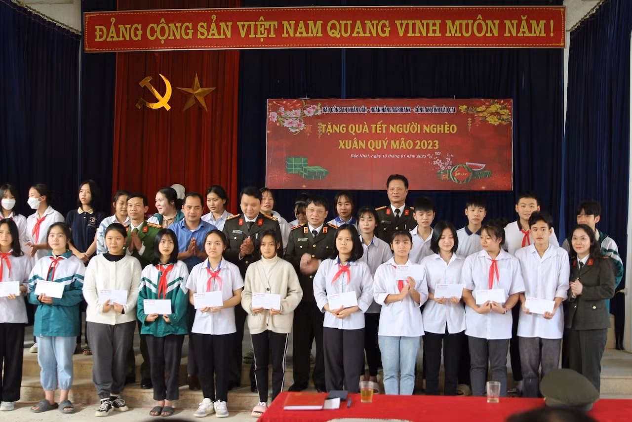 Những chuyến xe nghĩa tình ngày cận Tết -0