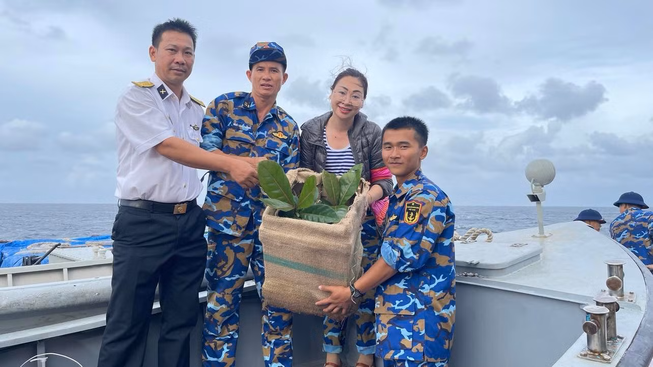 Bài cuối: Hai lần vượt bão vào đảo Trường Sa Đông -0