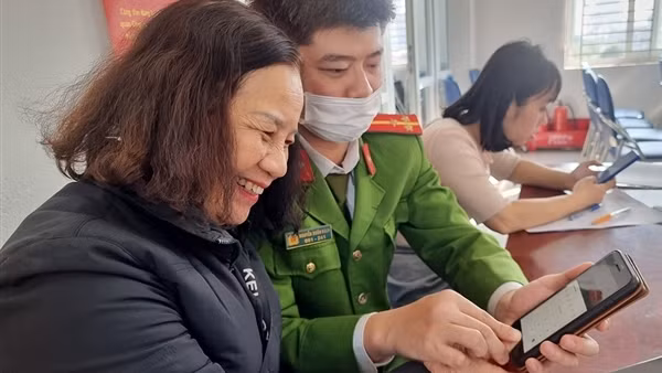 Nhiều mô hình hướng dẫn nhân dân kích hoạt ứng dụng VNeID