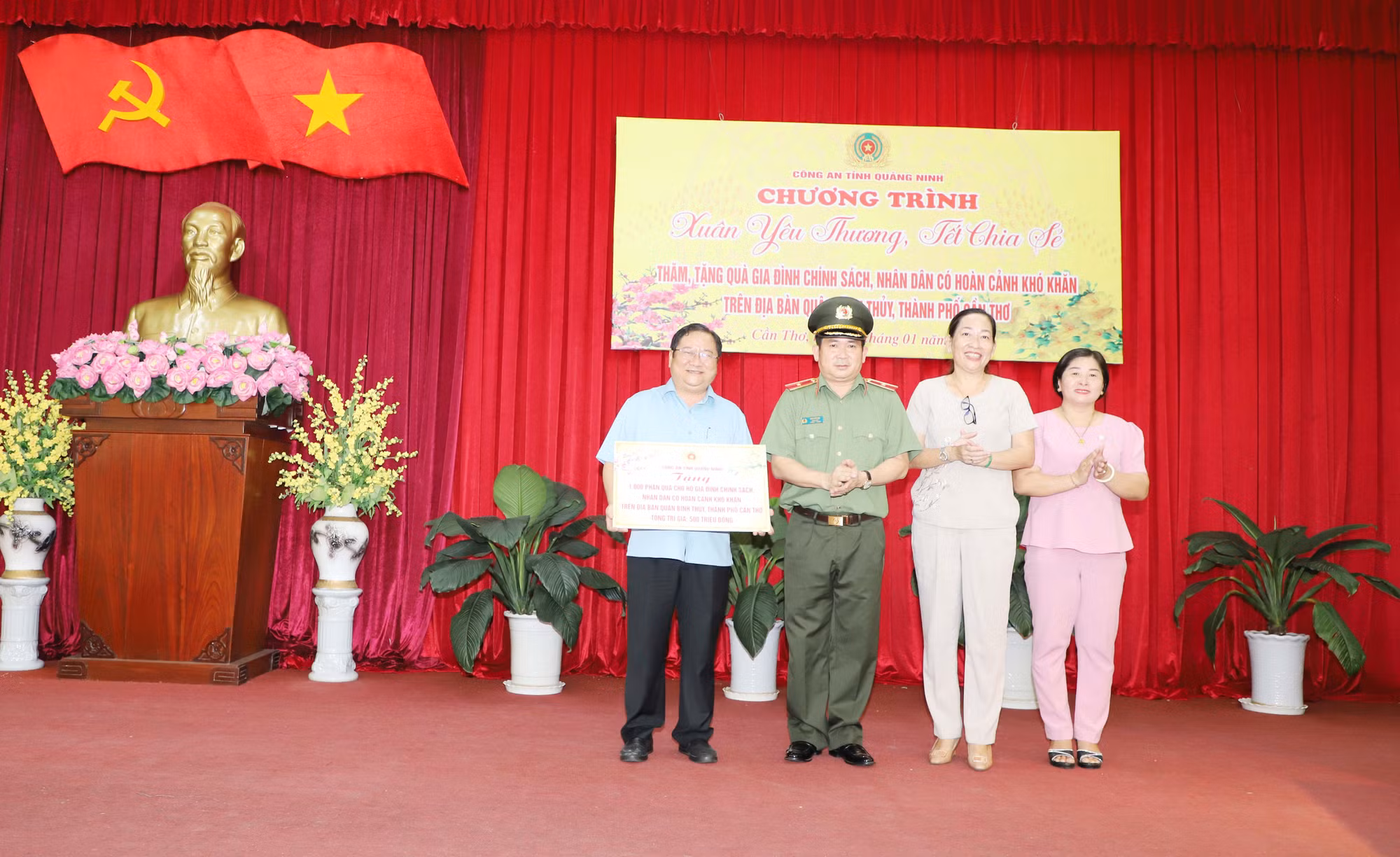 Công an tỉnh Quảng Ninh tố chức chương trình “Xuân yêu thương – Tết chia sẻ” -0