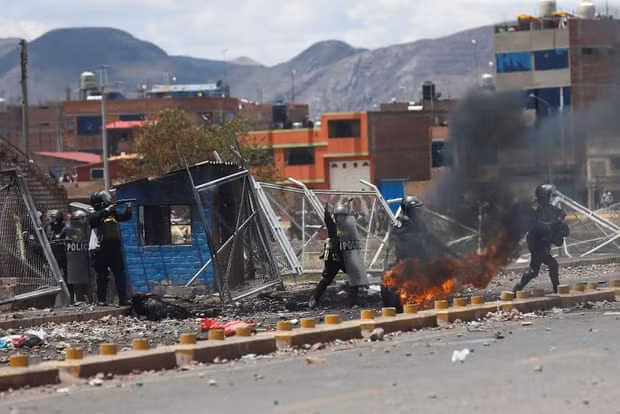 Đụng độ trong biểu tình ở Peru, 17 người thiệt mạng -0