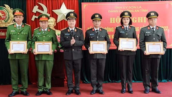 Triển khai hiệu quả Nghị quyết 12 của Bộ Chính trị trong Công an tỉnh Sơn La