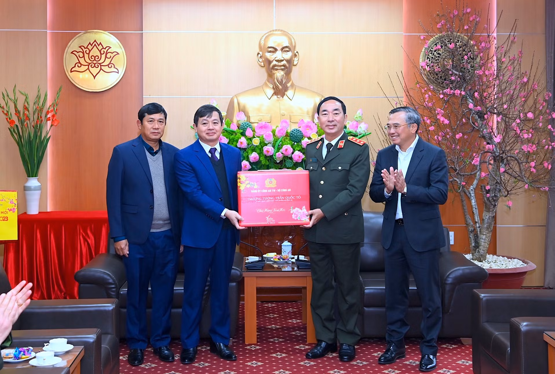 Bảo đảm người dân được đón Tết an lành, bình yên, 
