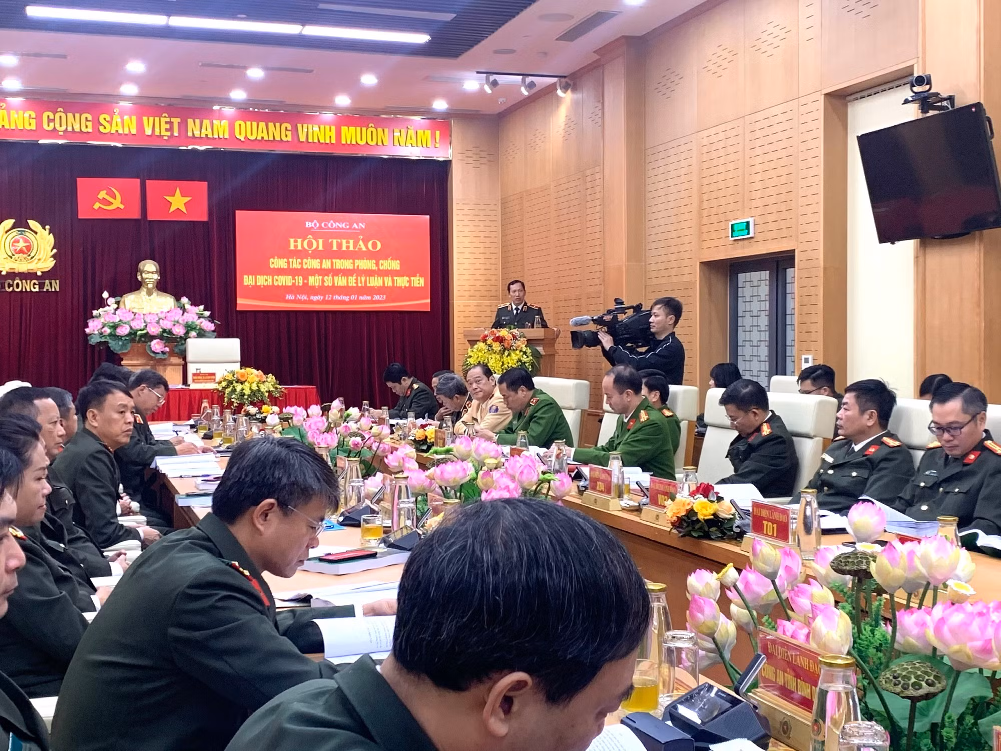 Công tác Công an trong công tác phòng chống dịch COVID-19 – một số vấn đề lý luận và thực tiễn -0