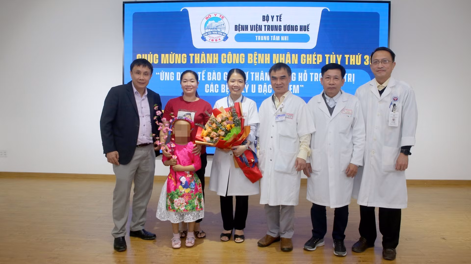 Ghép tế bào gốc cứu sống bé gái 6 tuổi bị u nguyên bào thần kinh -0