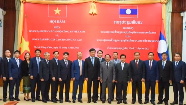 Phối hợp giữ vững ổn định chính trị, trật tự an toàn xã hội hai nước Việt Nam - Lào