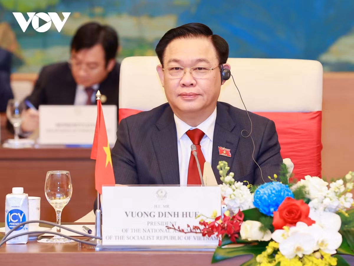 Chủ tịch Quốc hội Vương Đình Huệ hội đàm với Chủ tịch Quốc hội Hàn Quốc -0