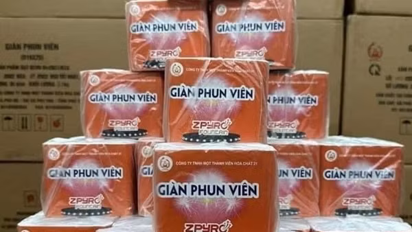 Mua bán pháo hoa Z121 trên "chợ mạng" là trái với quy định của pháp luật