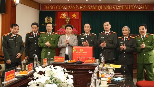 Thứ trưởng Trần Quốc Tỏ thăm, chúc Tết Tỉnh ủy, Công an tỉnh Ninh Bình, Hà Nam