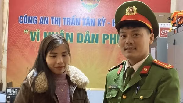 Tìm lại và trao trả 16 triệu đồng cho người dân đánh rơi