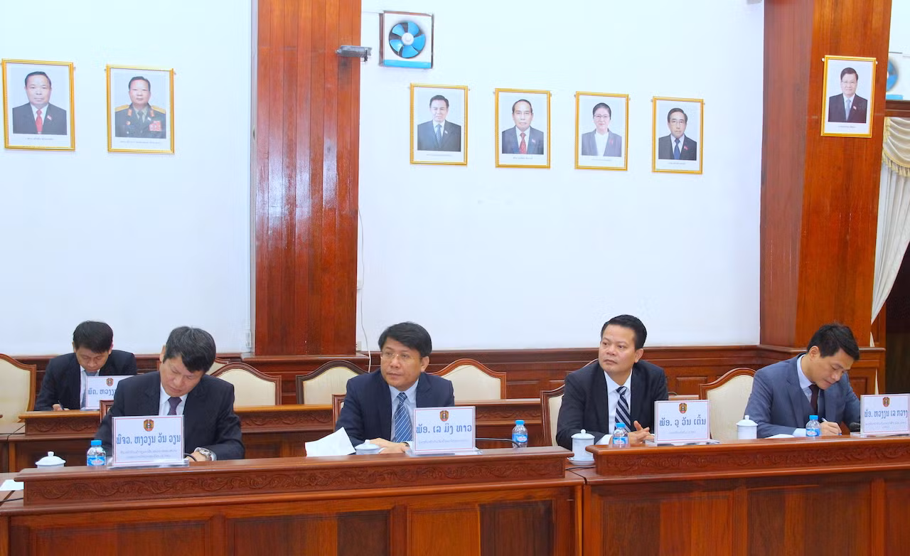 Phối hợp giữ vững ổn định chính trị, trật tự an toàn xã hội hai nước Việt Nam - Lào -1