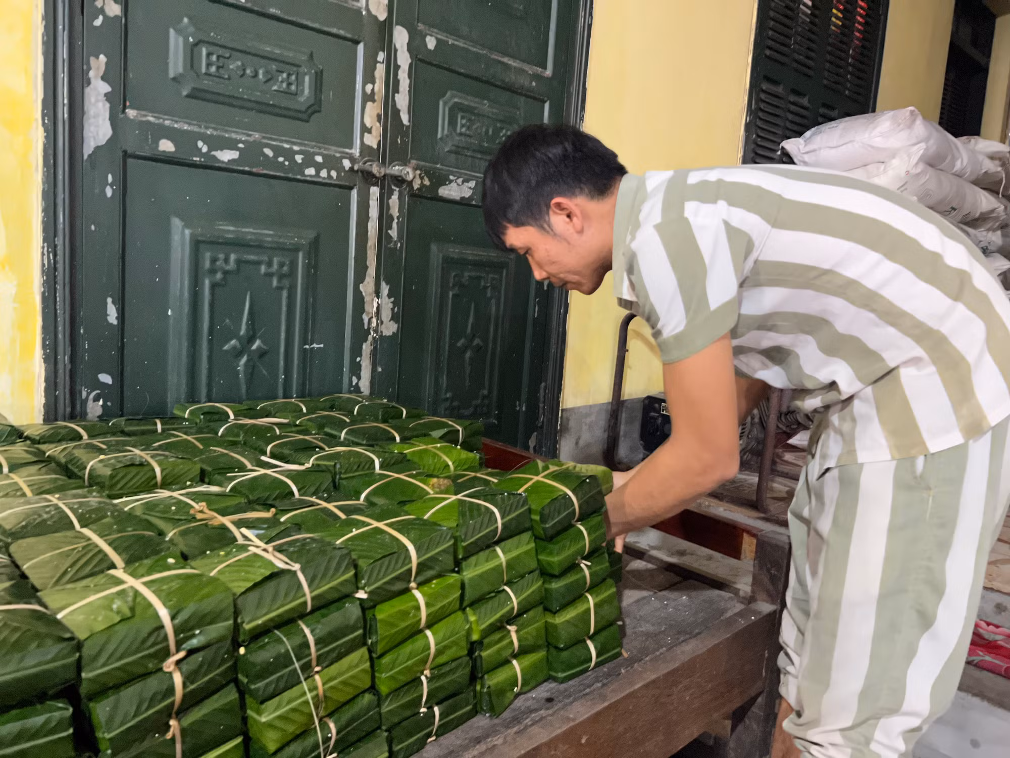 Tết sớm của những con người từng sa ngã - 2