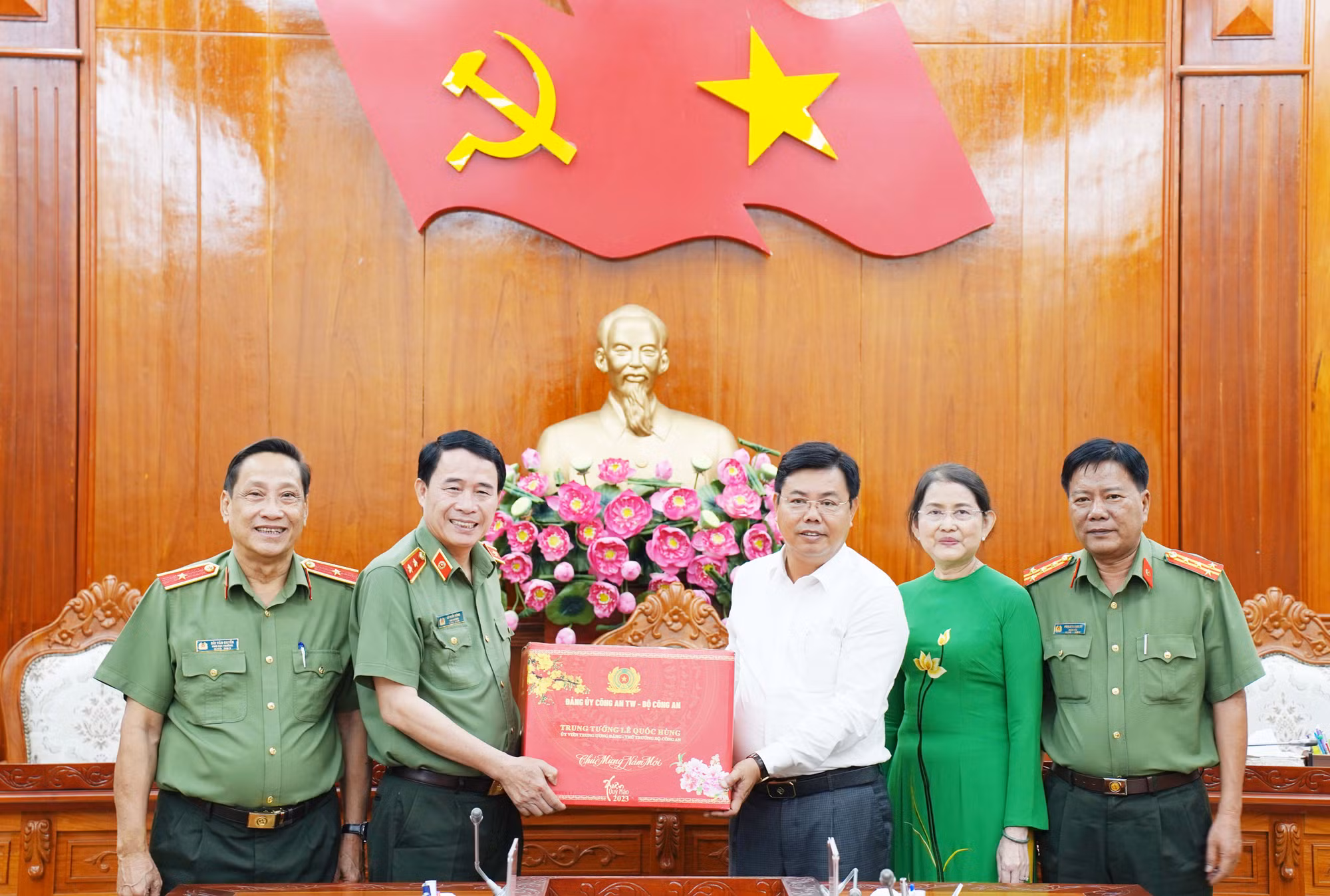 Công an tỉnh Cà Mau phải bảo đảm để người dân vui xuân đón Tết an ninh, an toàn -0