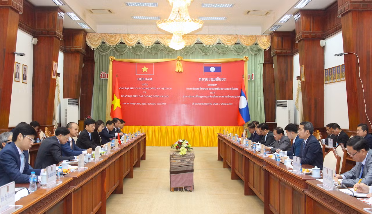 Phối hợp giữ vững ổn định chính trị, trật tự an toàn xã hội hai nước Việt Nam - Lào -0