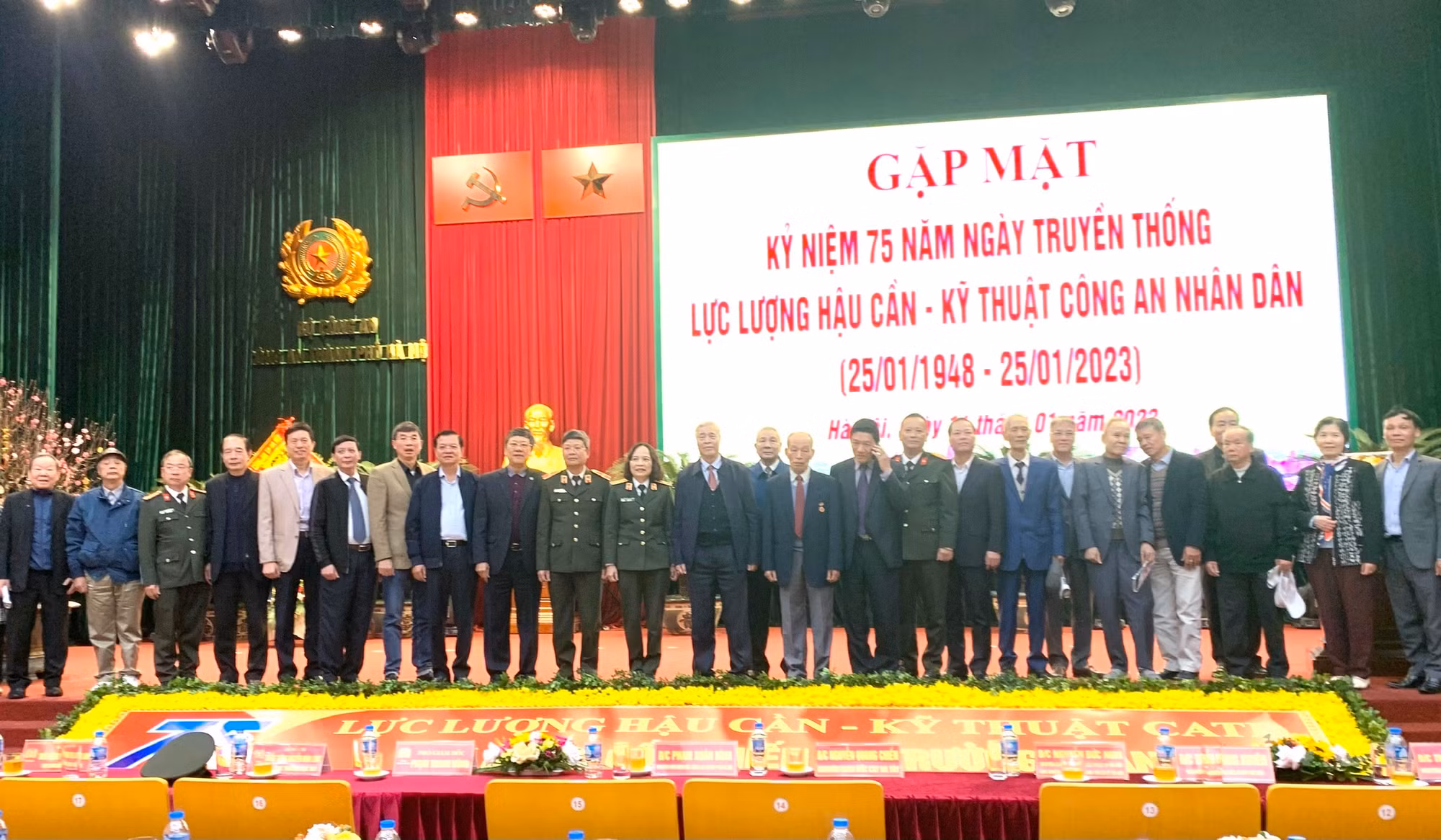 Lực lượng Hậu cần - Kỹ thuật Công an Thủ đô gặp mặt kỷ niệm 75 năm Ngày truyền thống -0