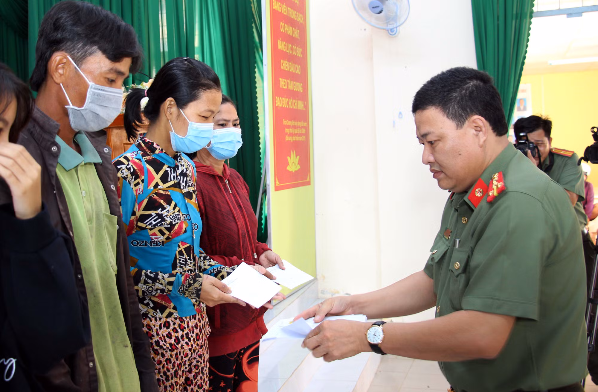 San sẻ khó khăn cùng bà con Sóc Trăng, Bạc Liêu những ngày giáp Tết -0