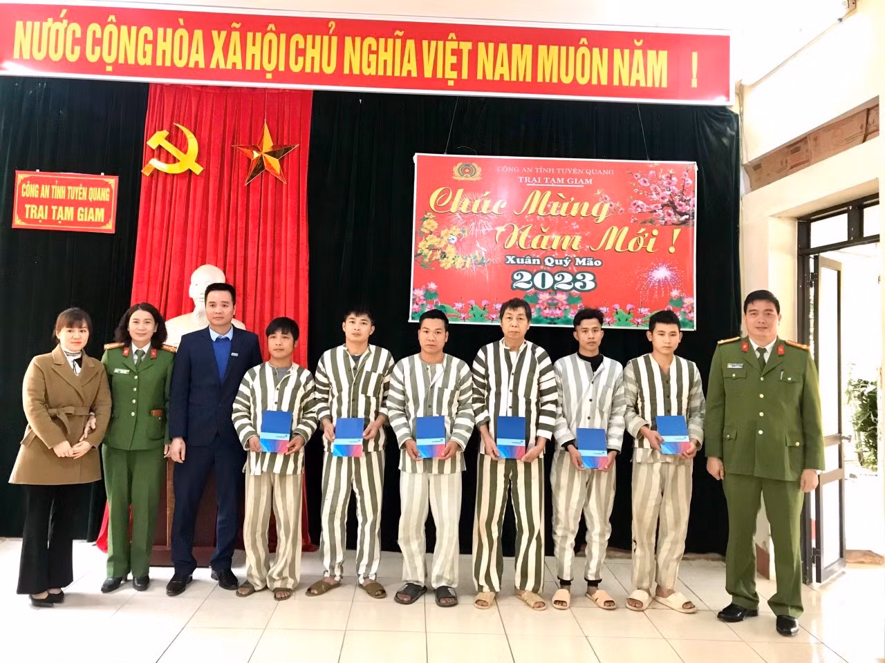 Trại tạm giam Công an tỉnh Tuyên Quang: Xuân ấm tình người -0