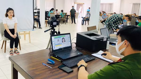 Công dân không phải trả phí đăng ký và sử dụng tài khoản định danh điện tử