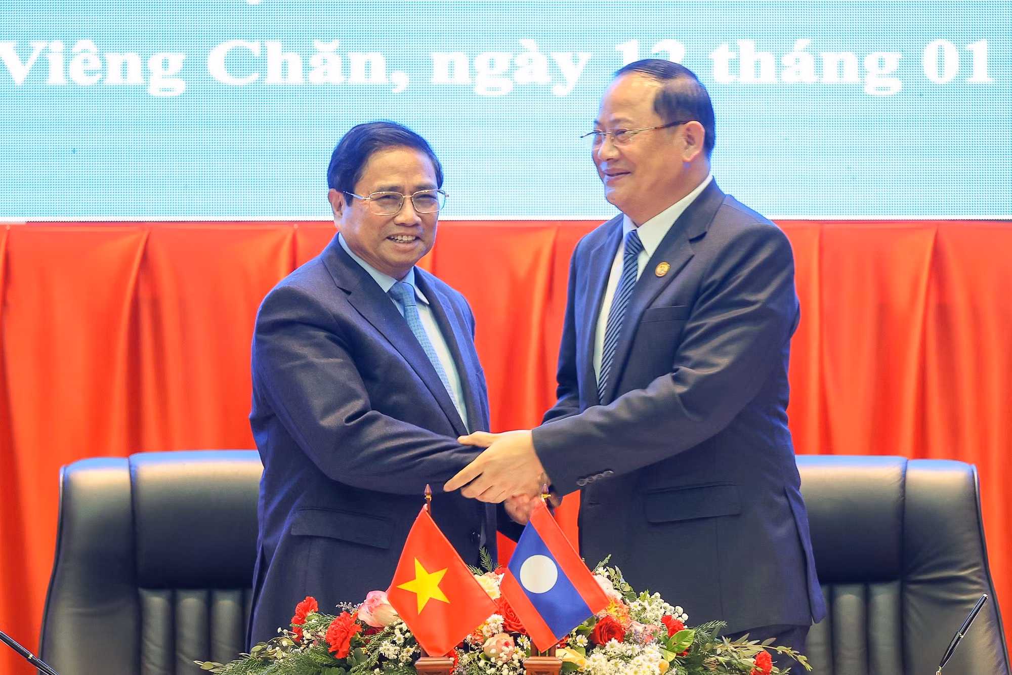 Thúc đẩy hợp tác chính trị, đối ngoại, an ninh quốc phòng, đầu tư thương mại Việt Nam - Lào -1
