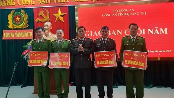 Khen thưởng Công an tỉnh Quảng Trị trong công tác đấu tranh phòng, chống tội phạm