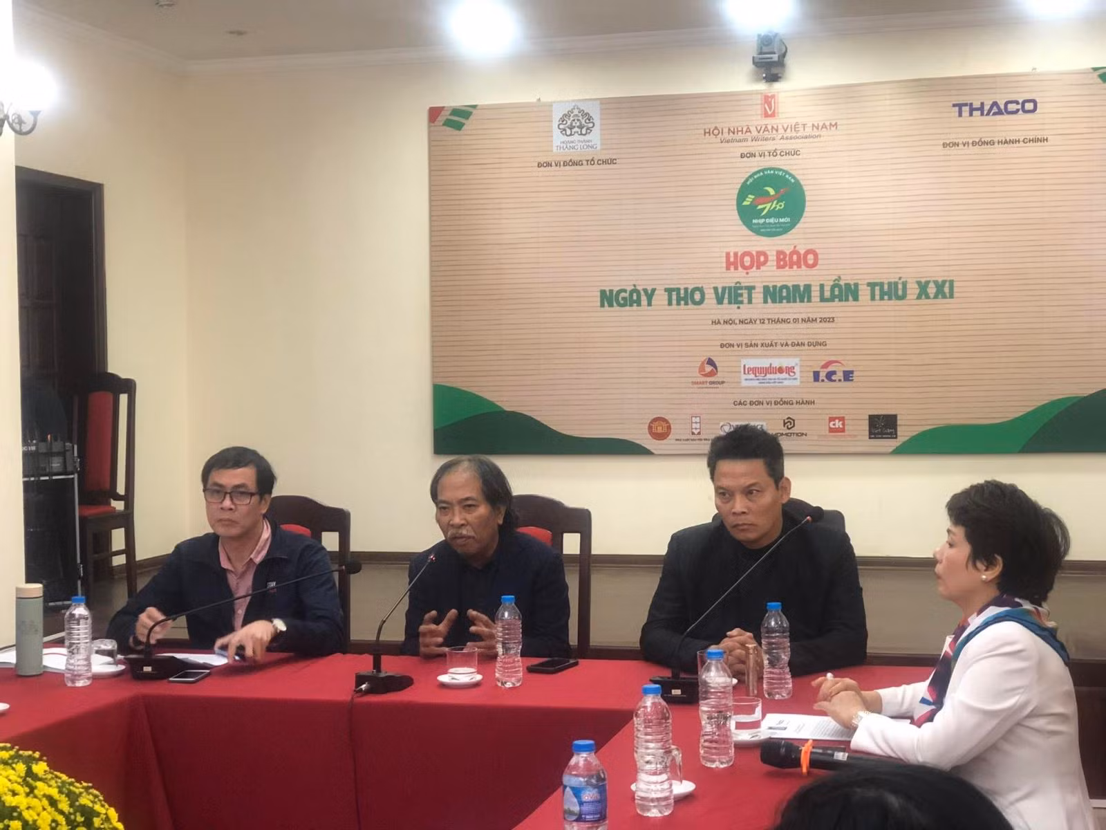 ngay-tho-12123.jpg -0