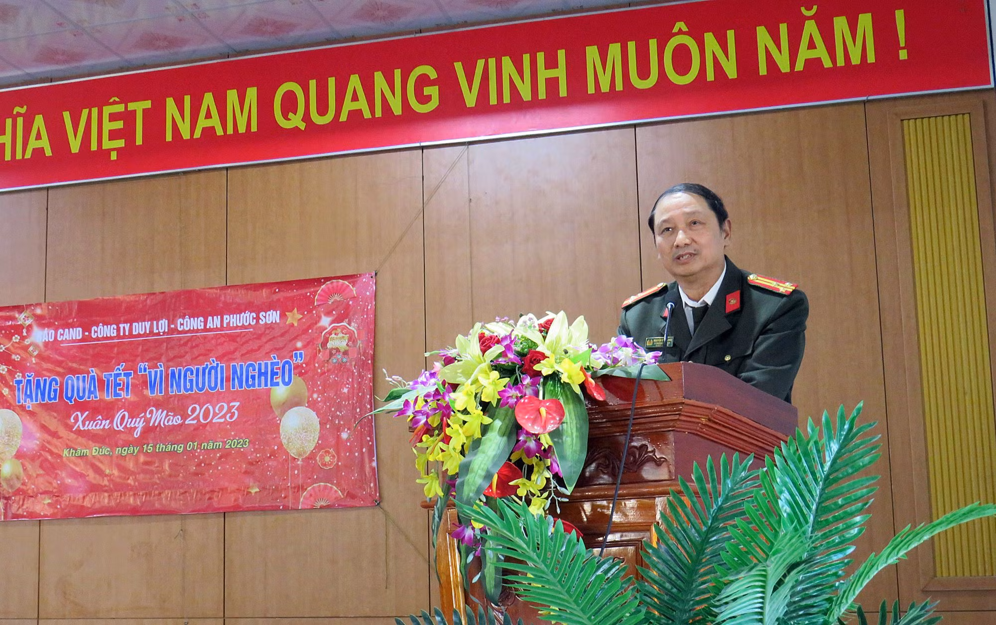 Mang quà Tết đến với hộ gia đình chính sách, người nghèo huyện miền núi Phước Sơn -0