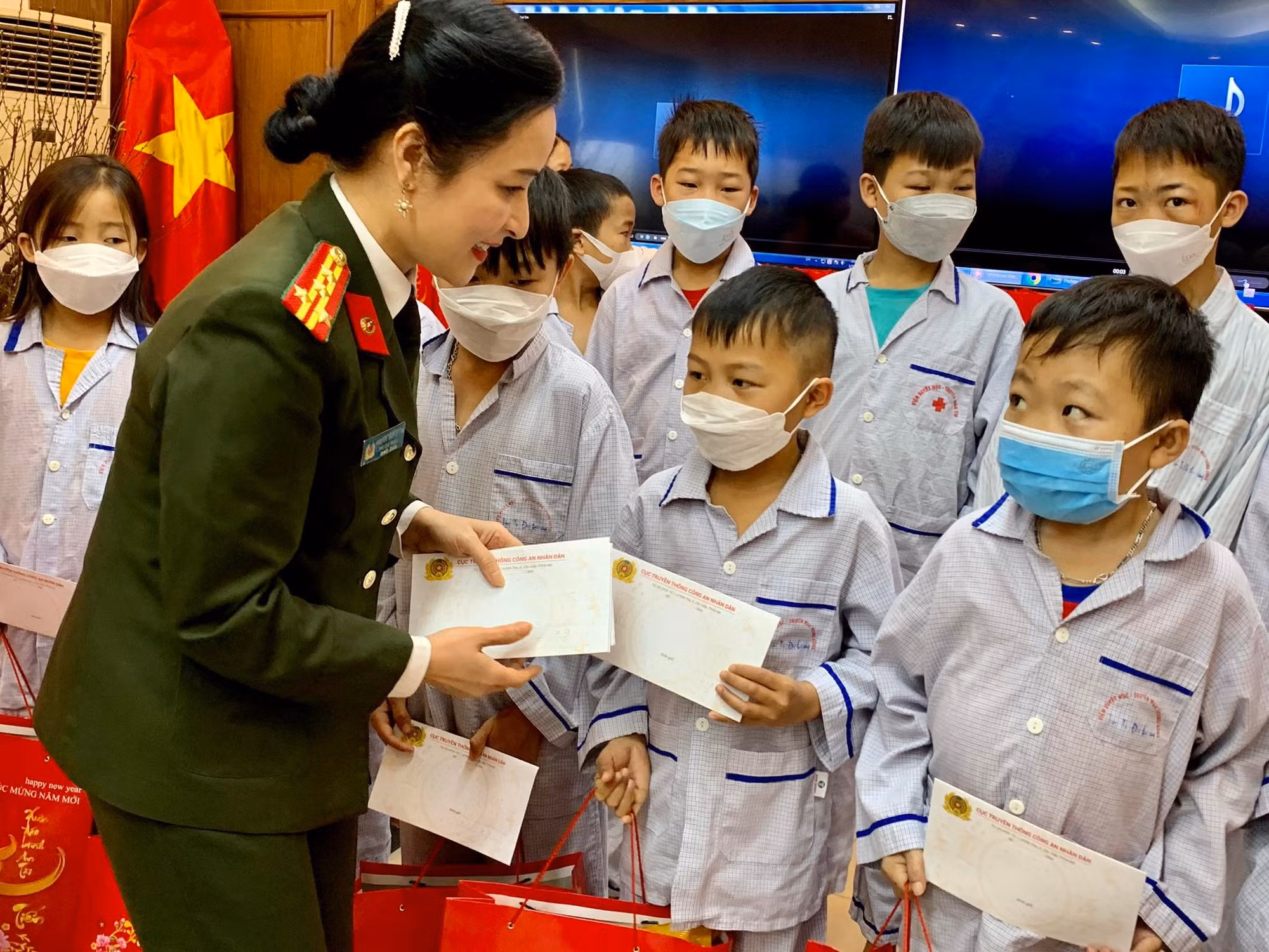 Trao yêu thương cho những bệnh nhi ung thư máu -0