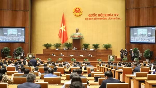 Quốc hội miễn nhiệm Chủ tịch nước Nguyễn Xuân Phúc