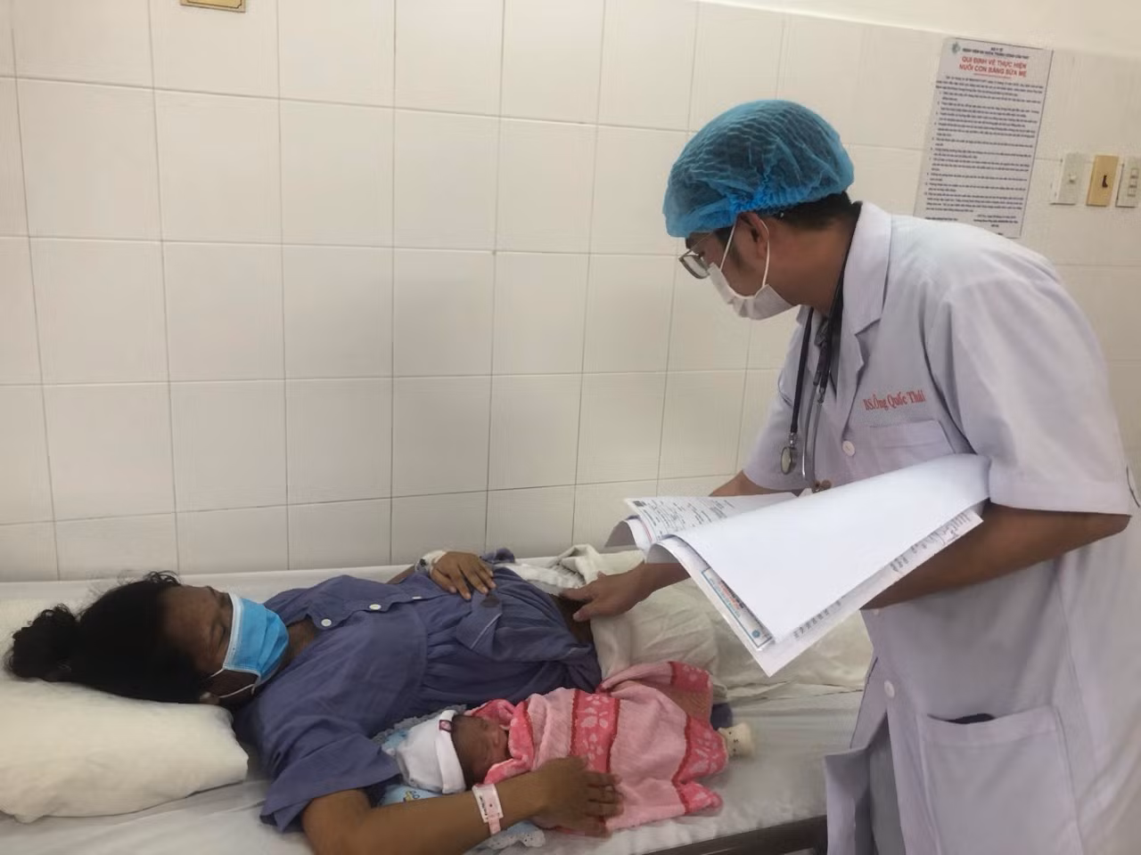 Phẫu thuật thành công bóc trọn khối u nang buồng trứng 8kg -0